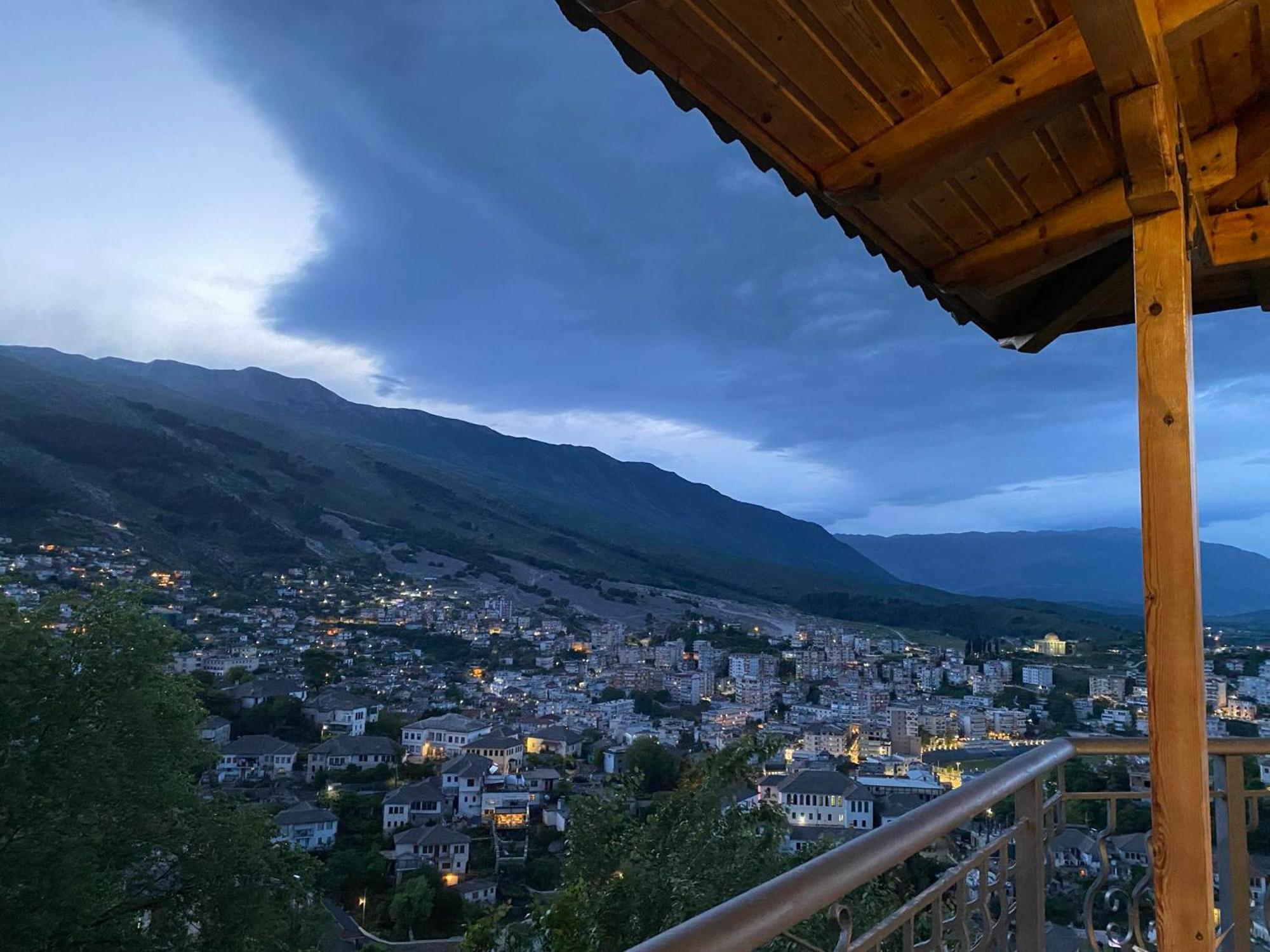 Guest House Persa Gjirokaster Exterior photo