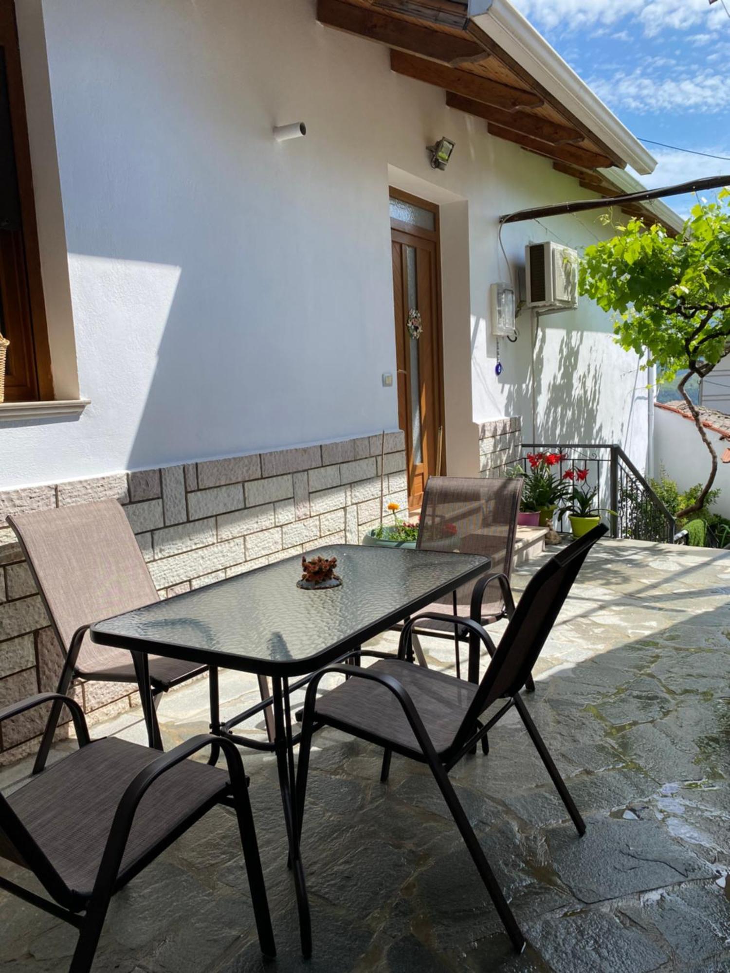 Guest House Persa Gjirokaster Exterior photo