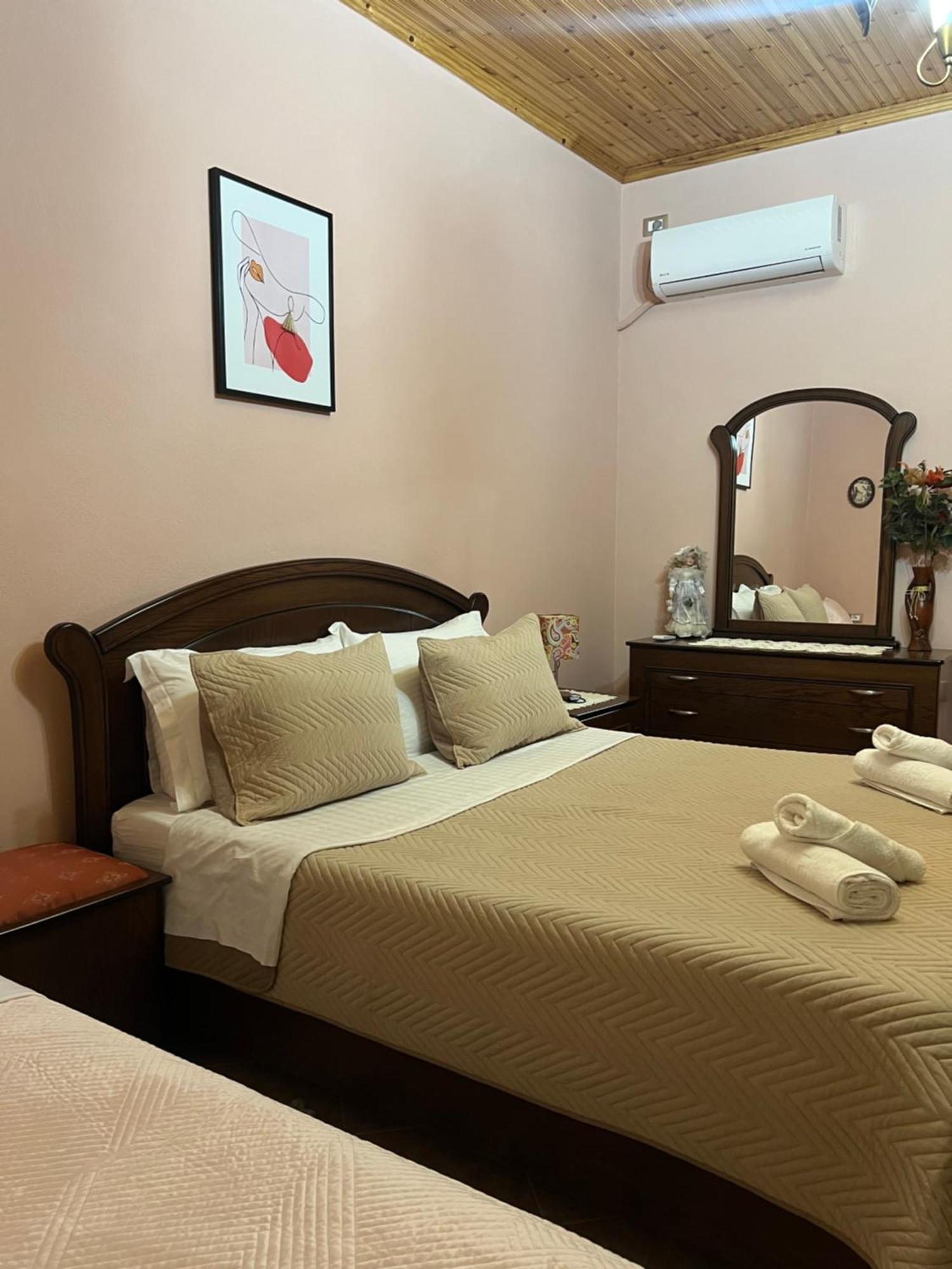 Guest House Persa Gjirokaster Exterior photo